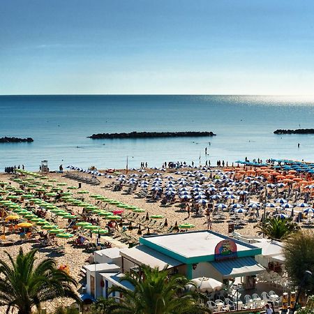 Hotel Continental San Benedetto del Tronto Buitenkant foto